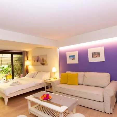 Beautiful House With Private Garden In Voula * Athen