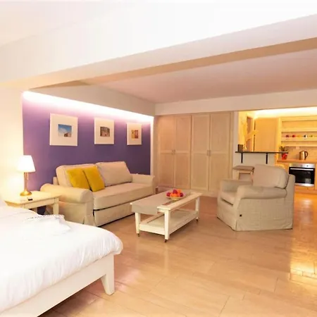 Beautiful House With Private Garden In Voula Apartment Athen