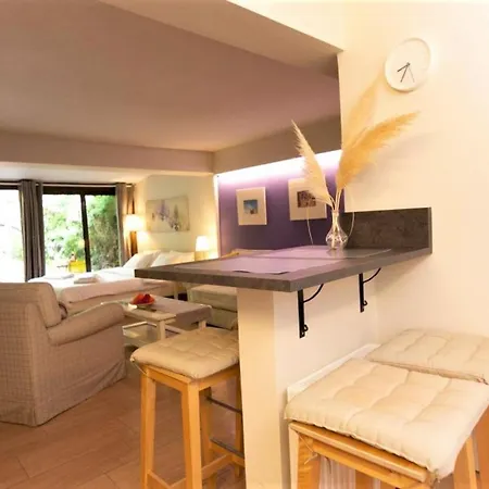 Beautiful House With Private Garden In Voula Apartment Athen