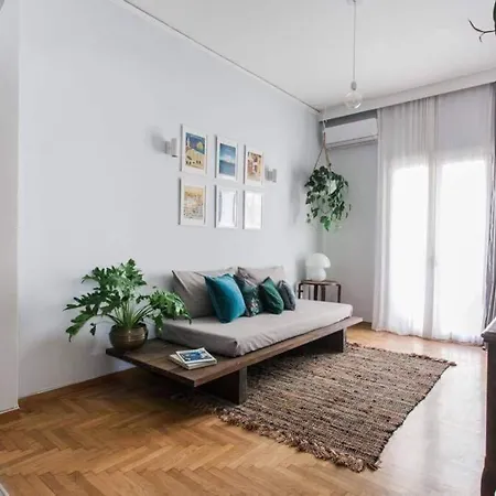 Cosy Flat, Perfectly Located In Historic Centre!