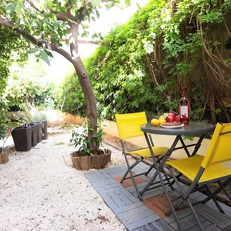 Beautiful House With Private Garden In Voula Apartment Athen