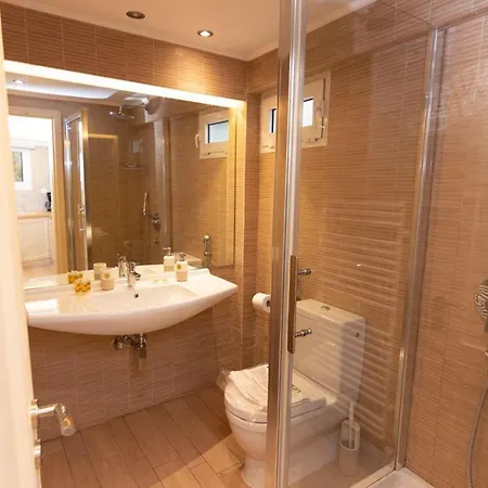 Apartment Beautiful House With Private Garden In Voula *