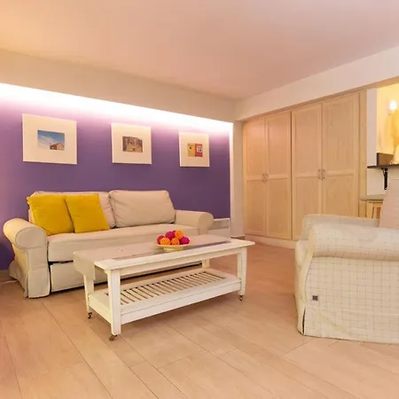 Apartment Beautiful House With Private Garden In Voula