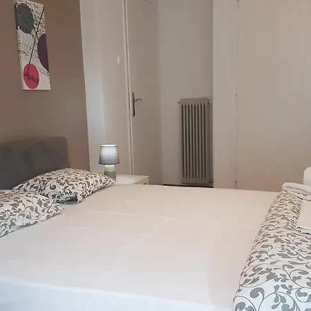 Apartment Petrol Apartment- Center, 4 Bd, 1 Bath