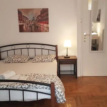 Petrol Apartment- Center, 4 Bd, 1 Bath Athens