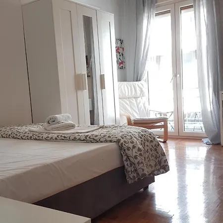 Apartment Petrol Apartment- Center, 4 Bd, 1 Bath