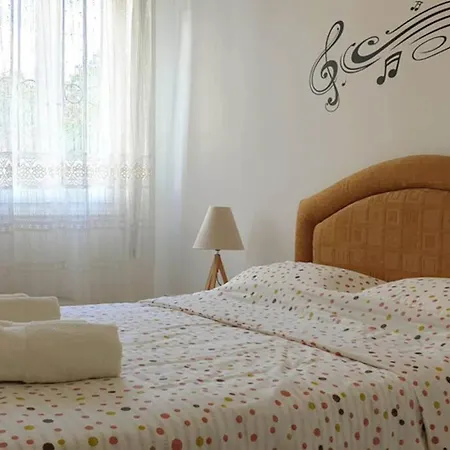 Ground Floor With Rooftop And Stunning View Apartment *