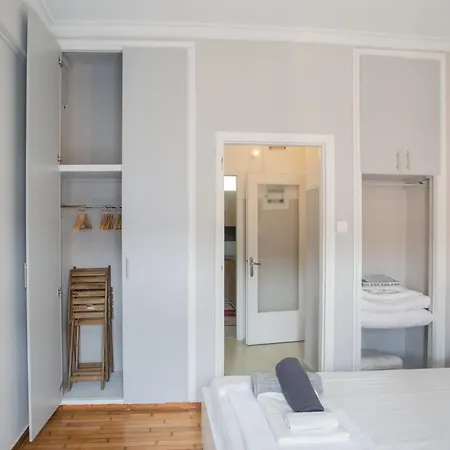 Cozy In Koukaki Apartment *