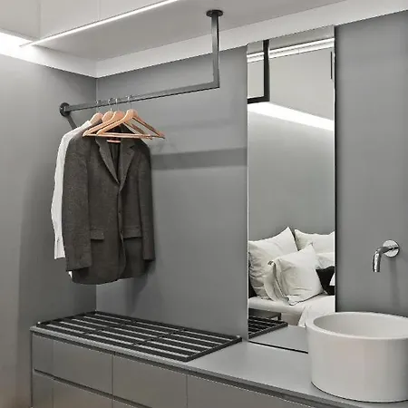 Bag- Boutique Grey - Hilton Area *