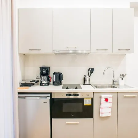 α26 Pristine & Modern Flat Near Monastiraki Square In