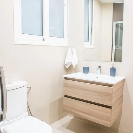 Apartment α26 Pristine & Modern Flat Near Monastiraki Square In *