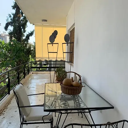 Vintage 70s Flat Athens