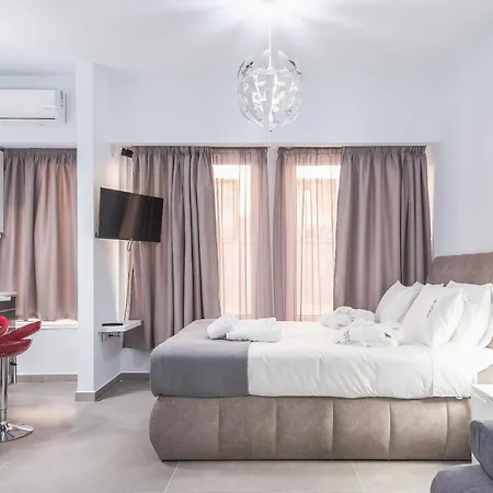 Iguana Gold Luxury 1min From Ermou Str