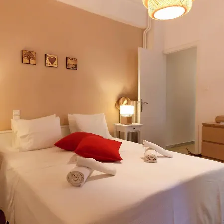 Cozy Plaka