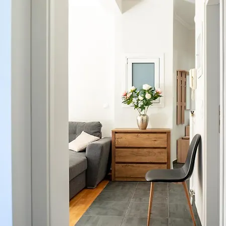 Apartment Plaka *