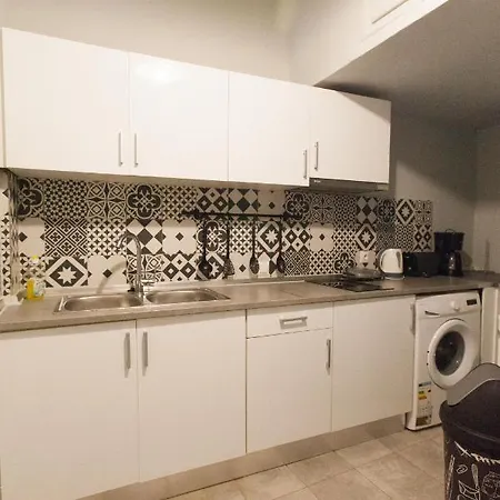 Apartment Themis 10 *