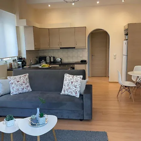 Elegant Glyfada Apartment-private Garden-near Metro Athens