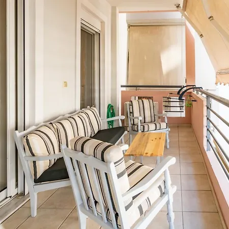 Flat In Excellent Location With Private Parking Διαμέρισμα