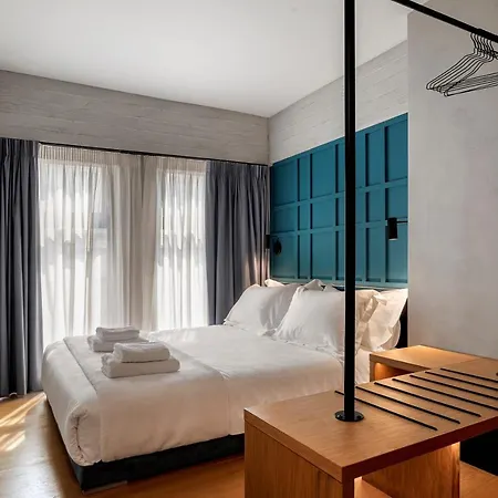 Bob W Akadimia Hotel 4*