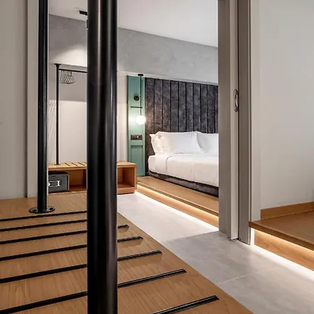 Bob W Akadimia Hotel 4*