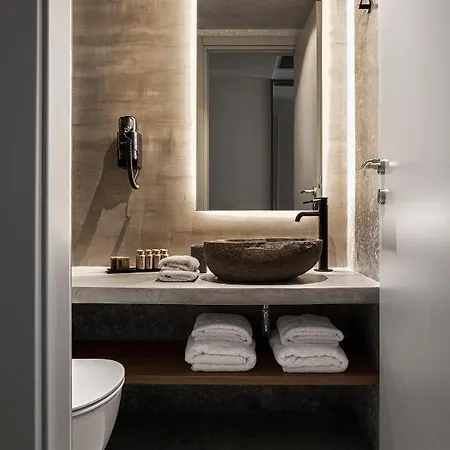 Bob W Akadimia Hotel 4*