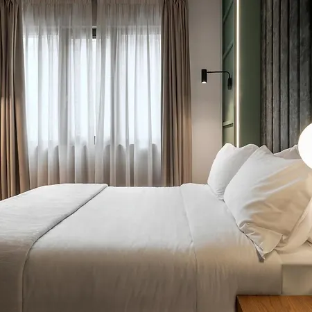 Hotel Bob W Akadimia 4*