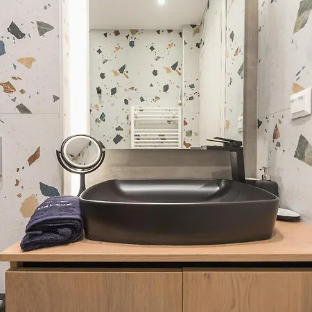 Appartement Chic And Comfort In *