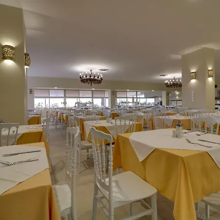 호텔 Calamos Family Club 3*
