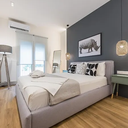 Chic And Comfort In * Athens