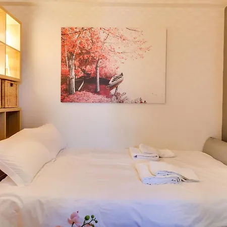 Spacious Flat☆3min To Metro☆ac|netflix|pc Apartment *