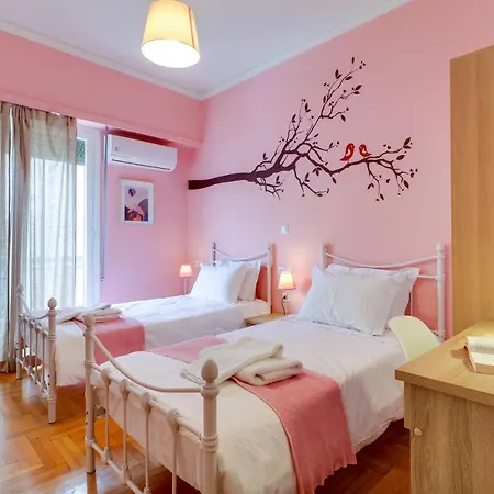 Spacious Flat☆3min To Metro☆ac|netflix|pc Афины