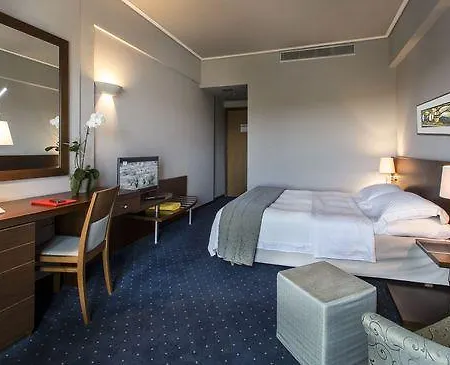 Hotel Dekelia
