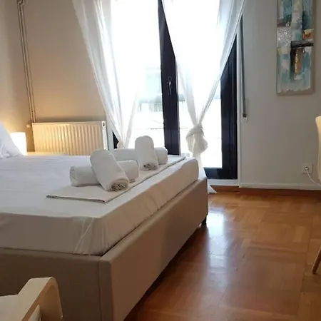 Double - Center, 7 Bd, 3 Bath Apartment *