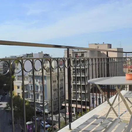 Vintage, Spacious In The Heart Of Athens! *