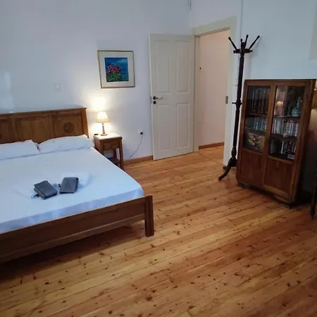 A Painter's House In Plaka Apartment Athens