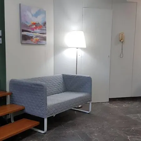 Double - Center, 7 Bd, 3 Bath Apartment *