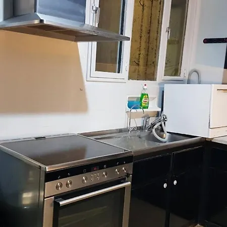 Double - Center, 7 Bd, 3 Bath Apartment
