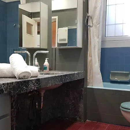 Double - Center, 7 Bd, 3 Bath * Athens