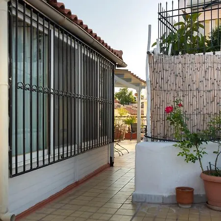 Villa127 *