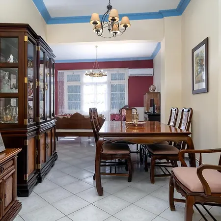 Villa127 *