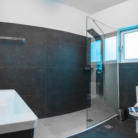 Noho Boutique , Premium Living Lazeon 7 Apartment *