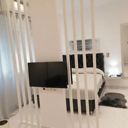 The Syntagma Luxury