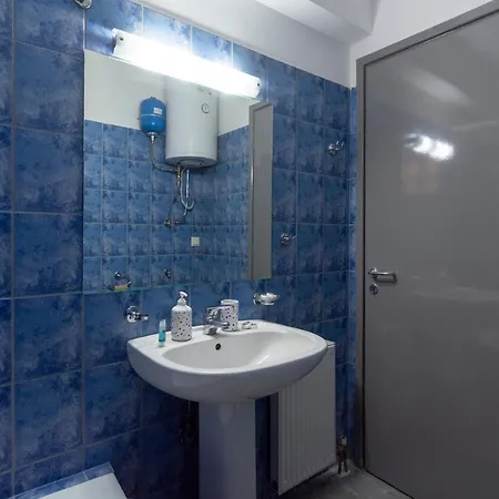 3bd Apt. Near Acropolis Apartment
