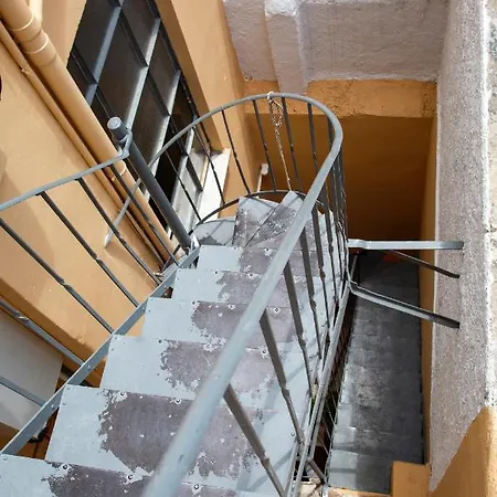 Stylish, Basement With Roof Access - Ep9b Apartment *