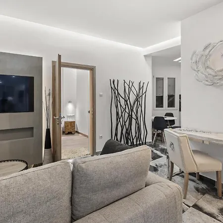 Hotel Warehouse Boutique & 4*