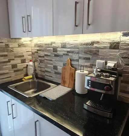 Center Next To Metro & Close To Acropolis Apartment *
