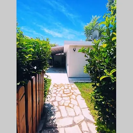 Riviera Luxury House With Sunny Backyard Holiday home