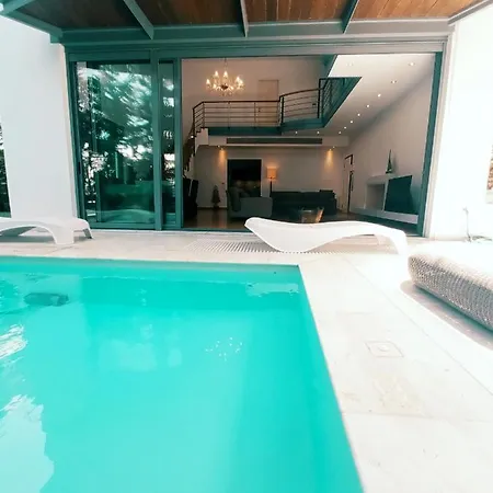 Βίλα Ultra-modern Living, Luxe 4br With Private Outdoor Pool *