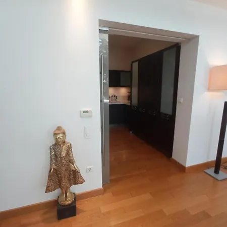 Ultra-modern Living, Luxe 4br With Private Outdoor Pool Villa Athens