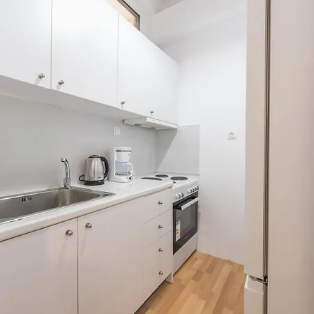 At Megaro Mousikis St Semi Basement 1bed 2 Pers *